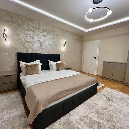 Prestige Aparthotel Braşov Eksteriør billede
